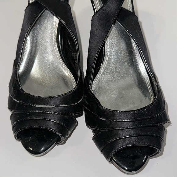 WHITE HOUSE BLACK MARKET HEELS Sandals Worn - Picture 2 of 16